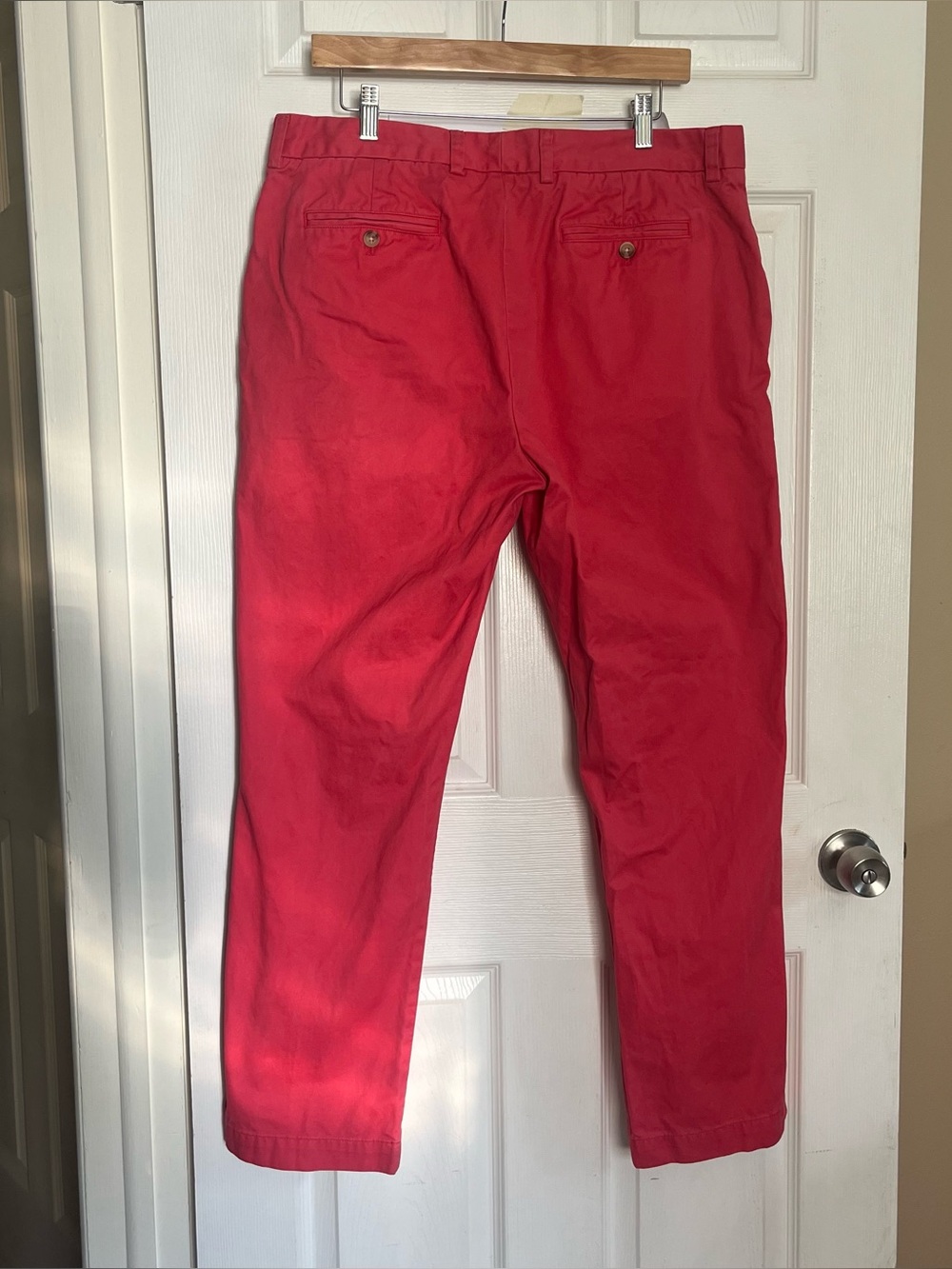 Vineyard Vines red cotton chino pants size 36x30